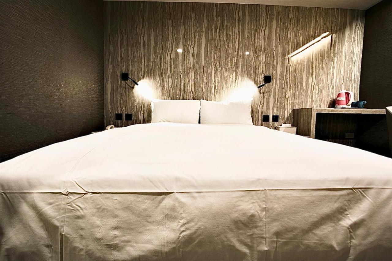 โกลเดน โฮม โฮเต็ล Hotel ไทเป ภายนอก รูปภาพ
