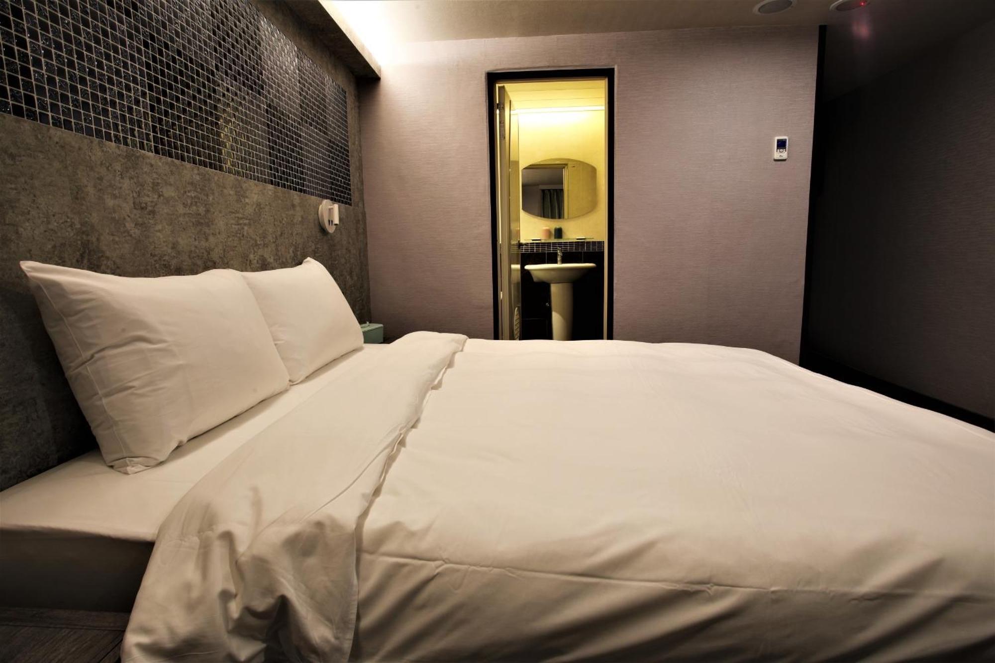 โกลเดน โฮม โฮเต็ล Hotel ไทเป ภายนอก รูปภาพ