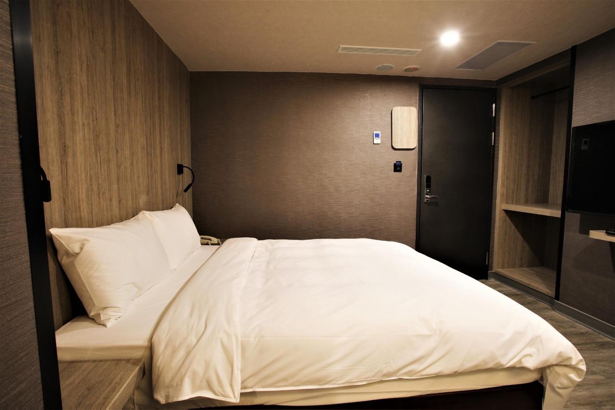 โกลเดน โฮม โฮเต็ล Hotel ไทเป ภายนอก รูปภาพ