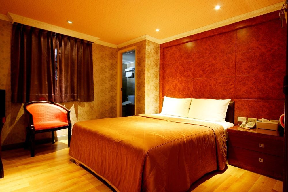 โกลเดน โฮม โฮเต็ล Hotel ไทเป ภายนอก รูปภาพ