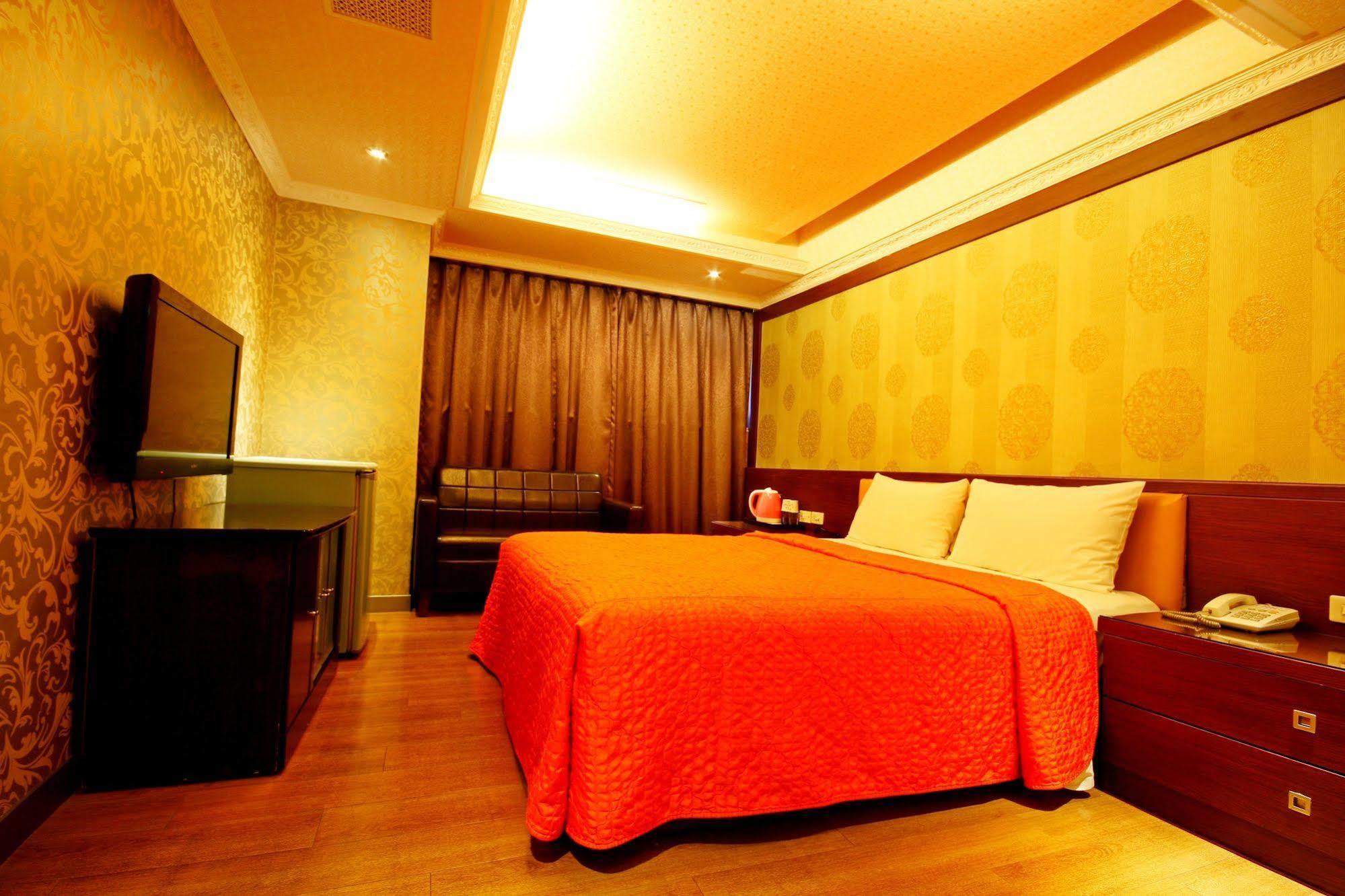 โกลเดน โฮม โฮเต็ล Hotel ไทเป ภายนอก รูปภาพ